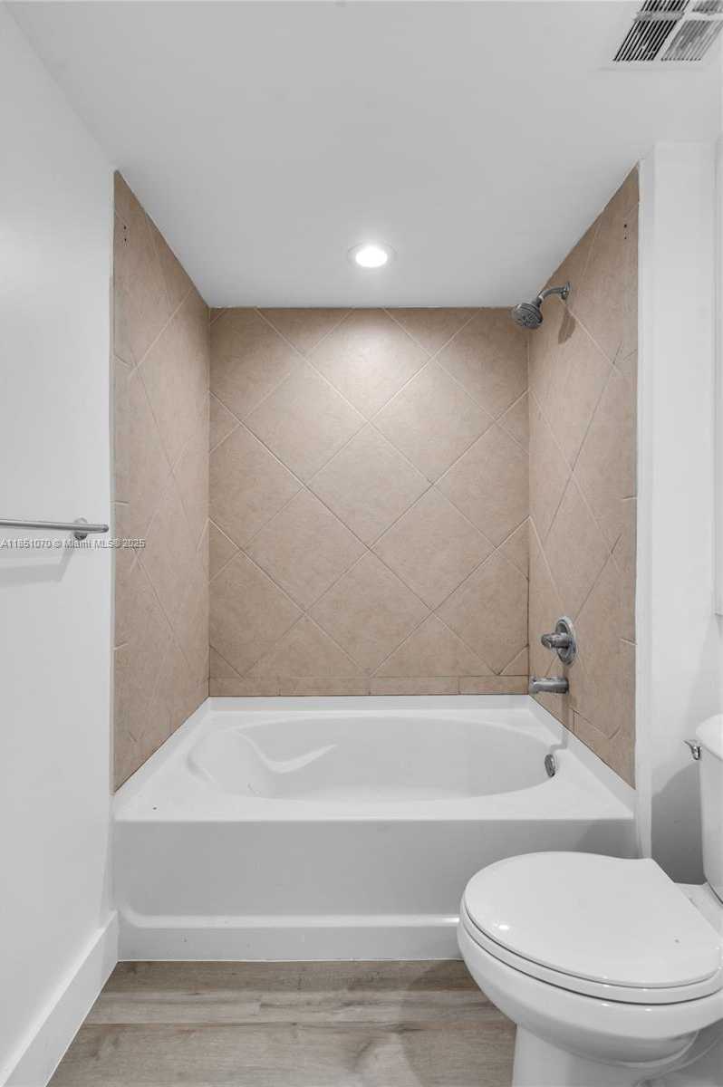 Small Image of 325 SOUTH BISCAYNE BLVD #4217, Miami Number 16