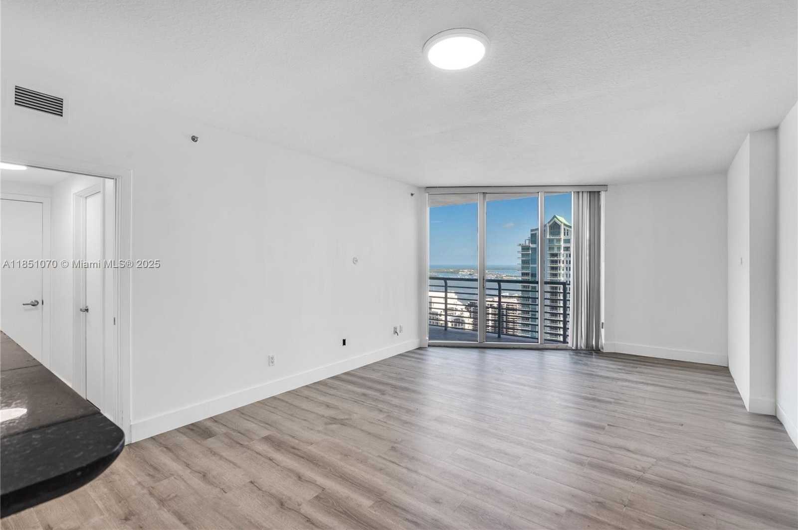 Small Image of 325 SOUTH BISCAYNE BLVD #4217, Miami Number 6