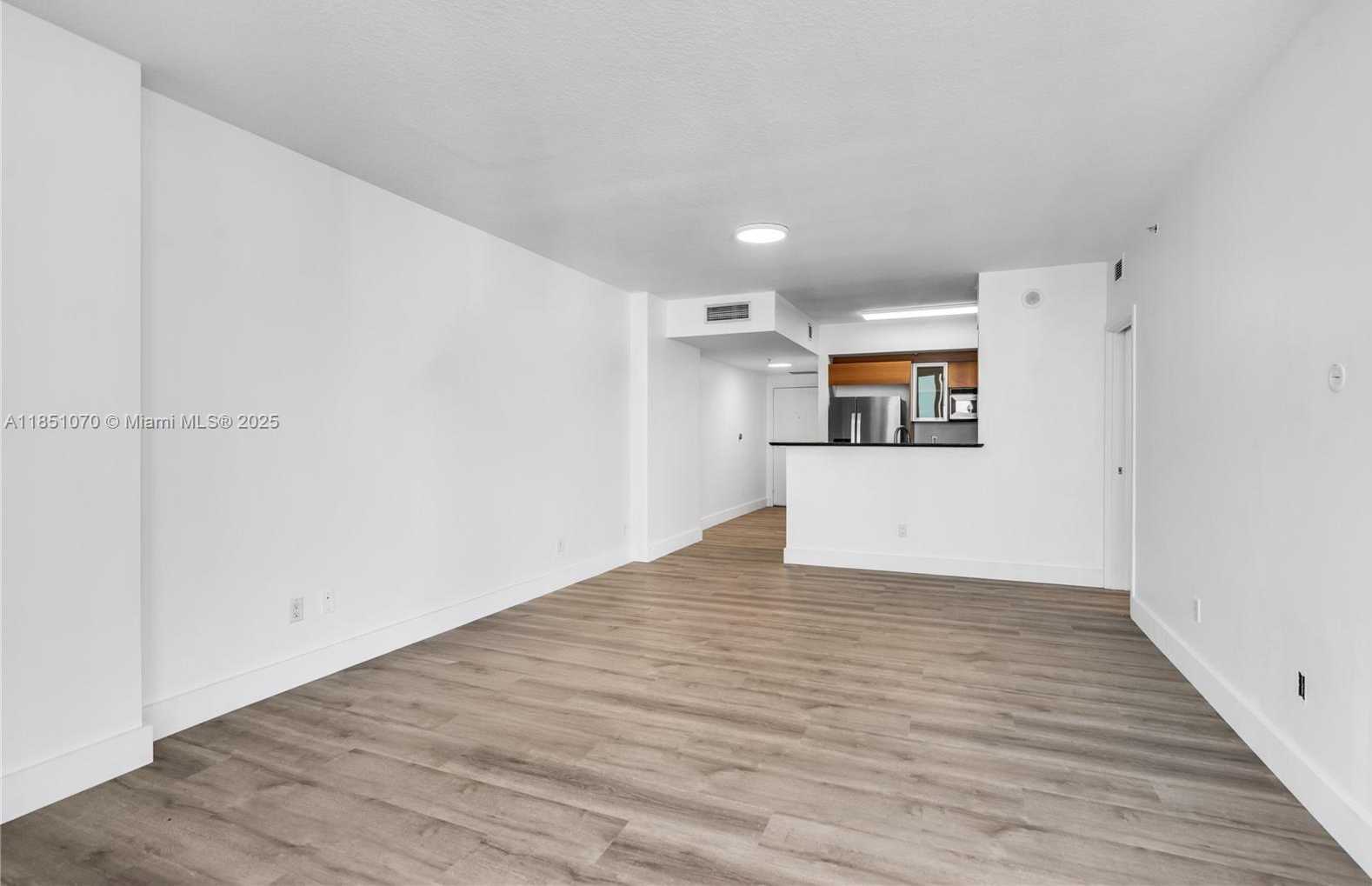 Small Image of 325 SOUTH BISCAYNE BLVD #4217, Miami Number 7