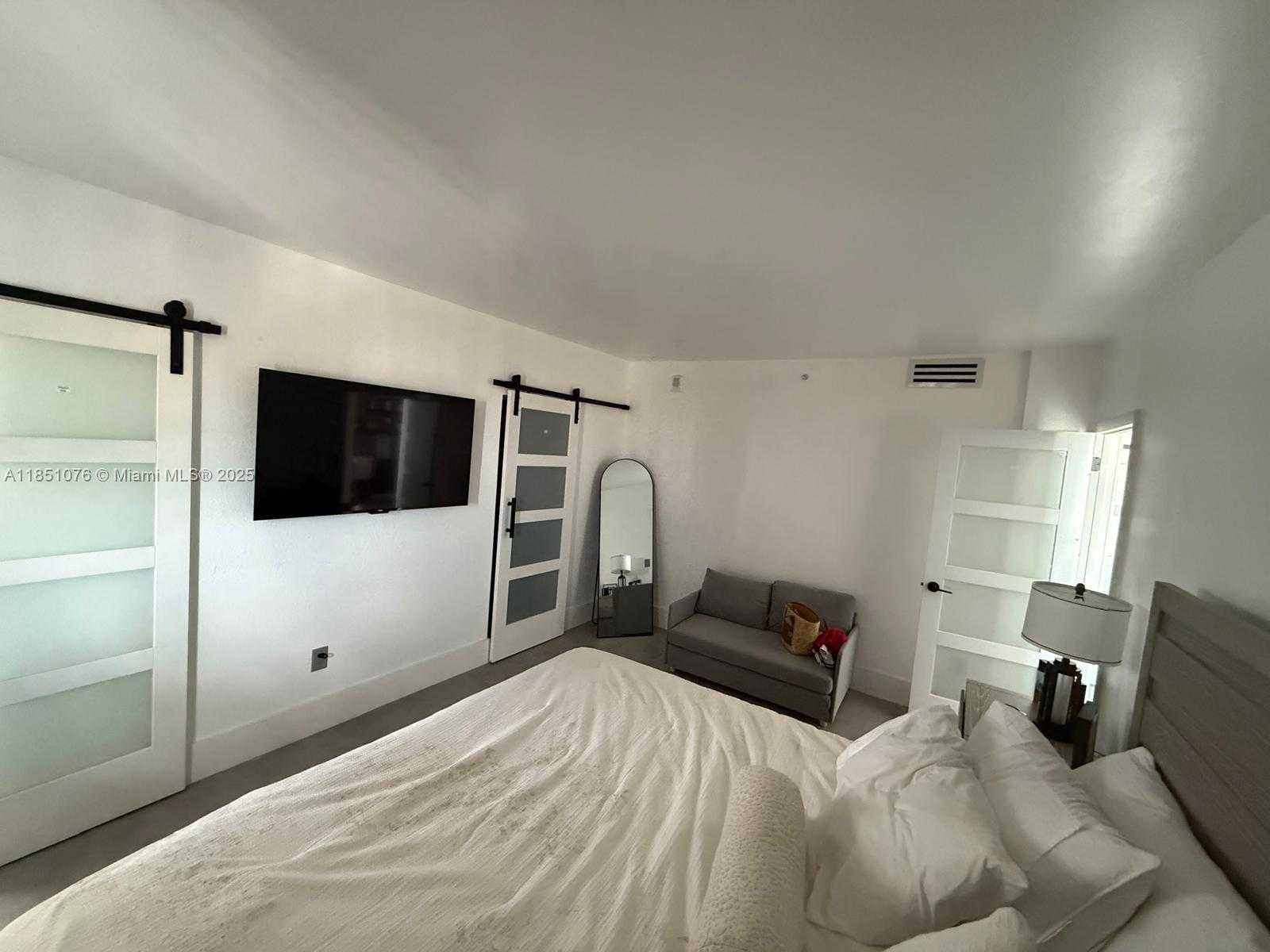 Small Image of 2829 INDIAN CREEK DR #408, Miami Beach Number 12