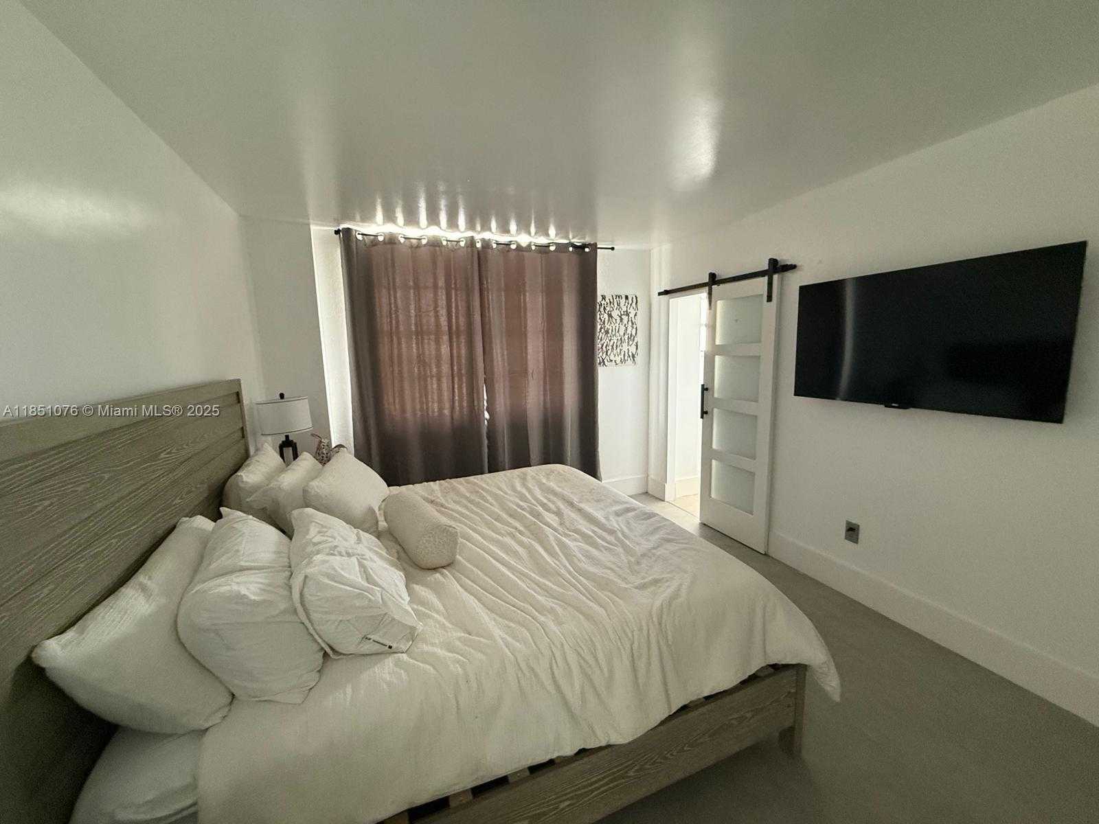 Small Image of 2829 INDIAN CREEK DR #408, Miami Beach Number 13