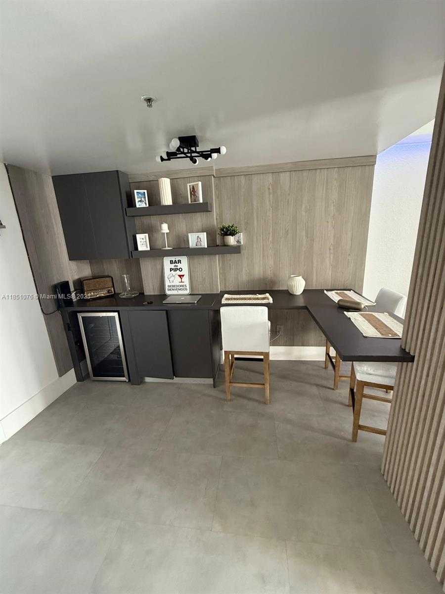 Small Image of 2829 INDIAN CREEK DR #408, Miami Beach Number 4