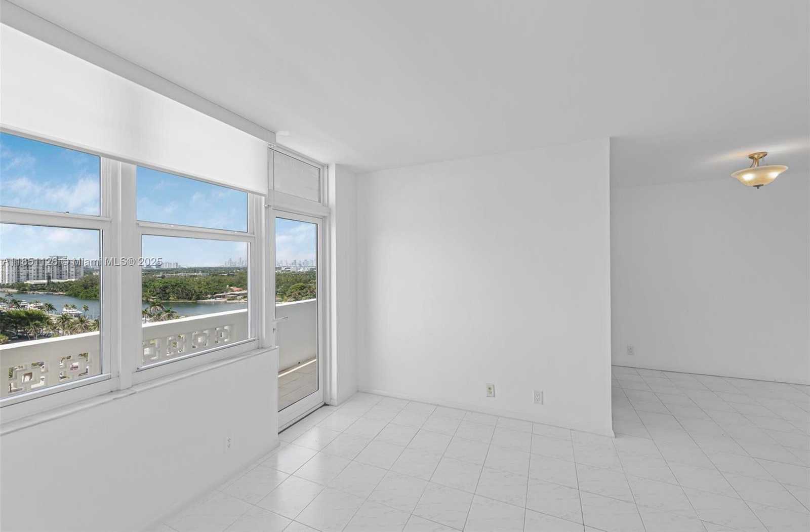 Small Image of 4747 COLLINS AVE #1210, Miami Beach Number 3