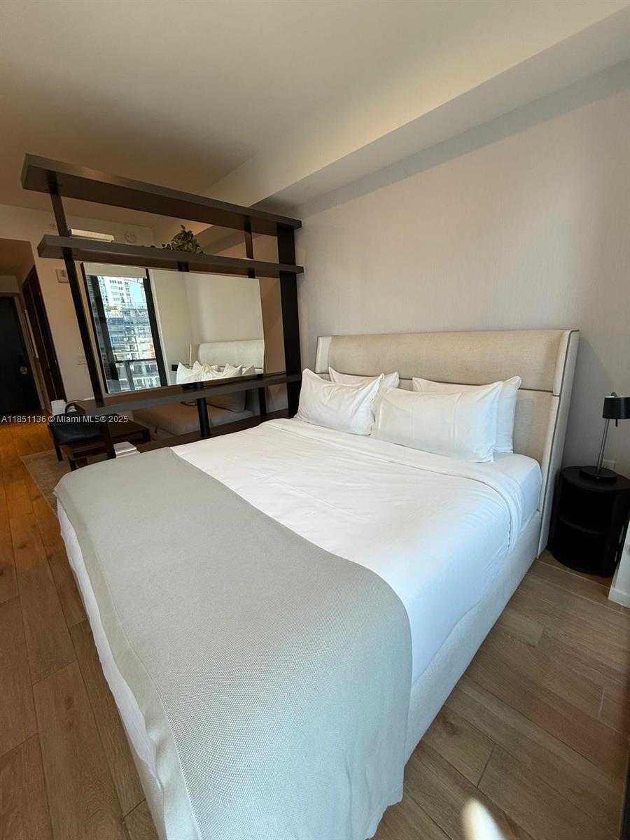 Small Image of 398 NORTH EAST 5TH ST #1812, Miami Number 8