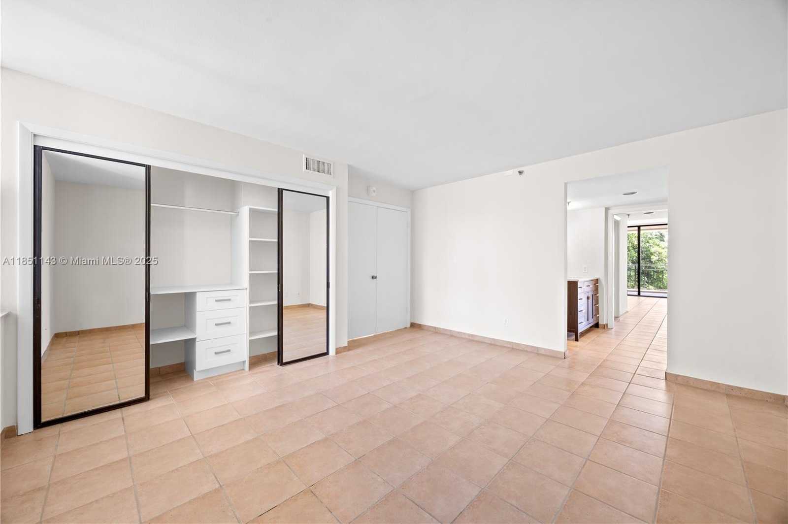Small Image of 1632 SOUTH BAYSHORE CT #201, Miami Number 12
