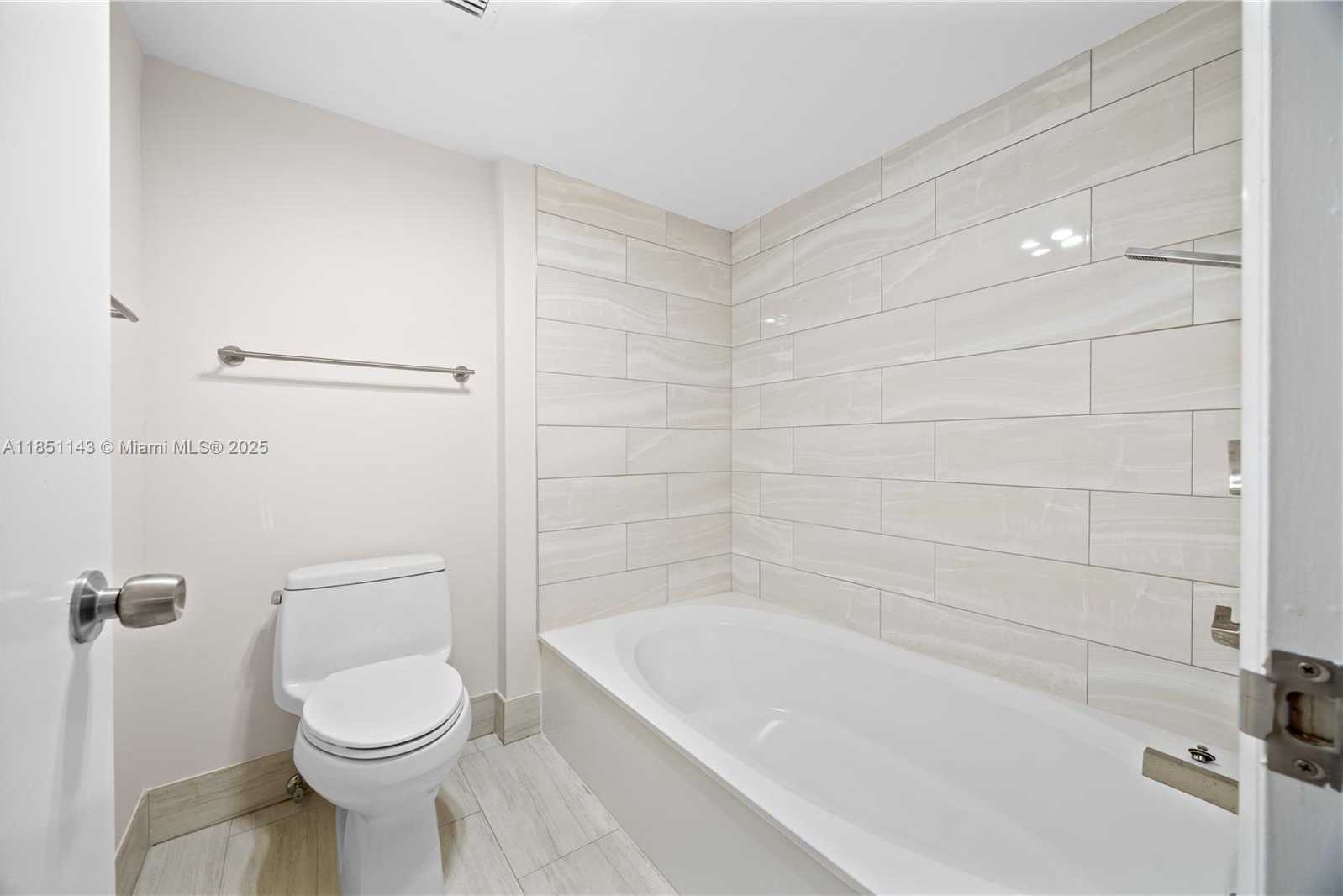 Small Image of 1632 SOUTH BAYSHORE CT #201, Miami Number 14
