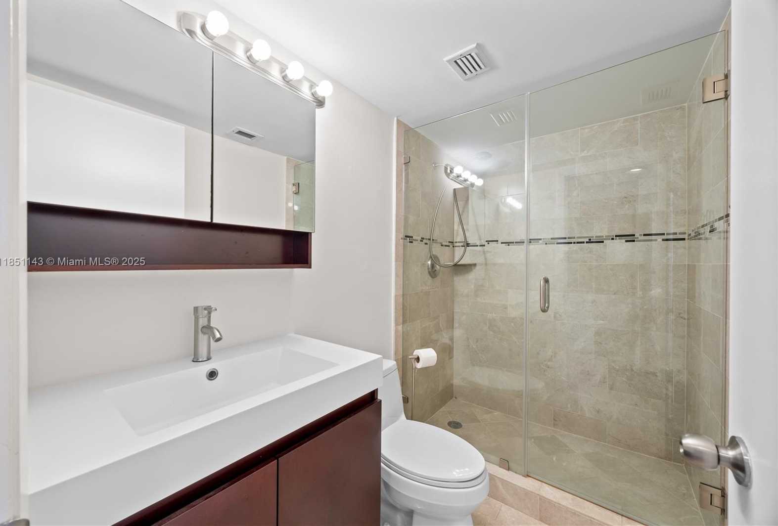 Small Image of 1632 SOUTH BAYSHORE CT #201, Miami Number 16