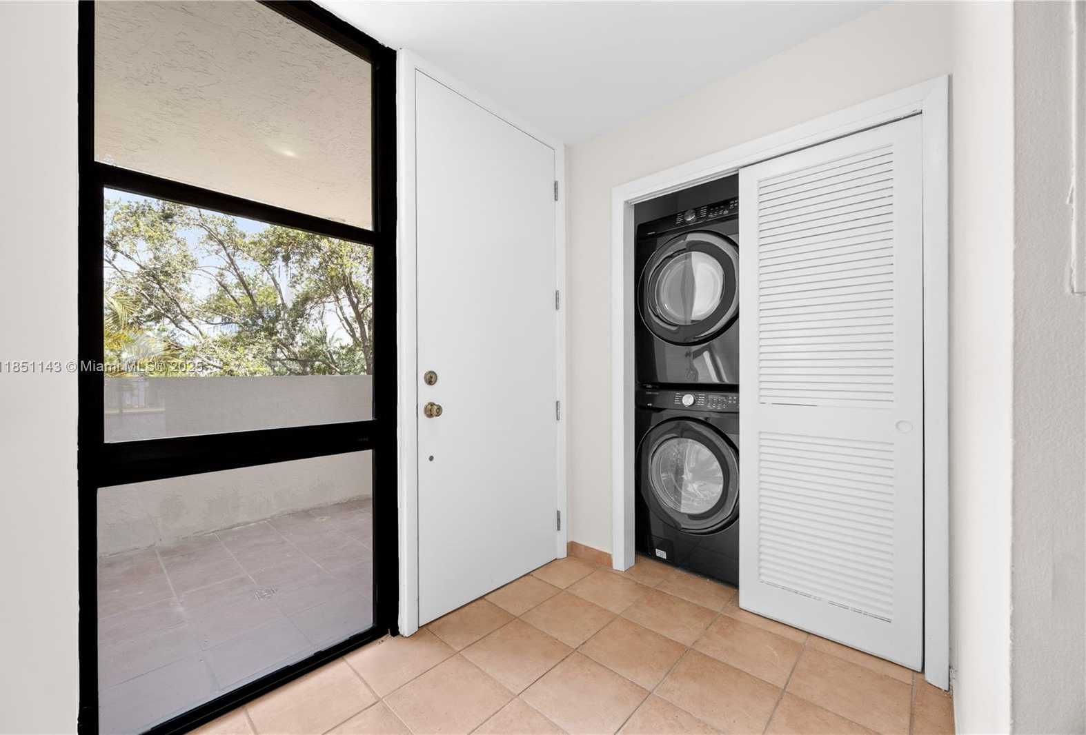 Small Image of 1632 SOUTH BAYSHORE CT #201, Miami Number 6