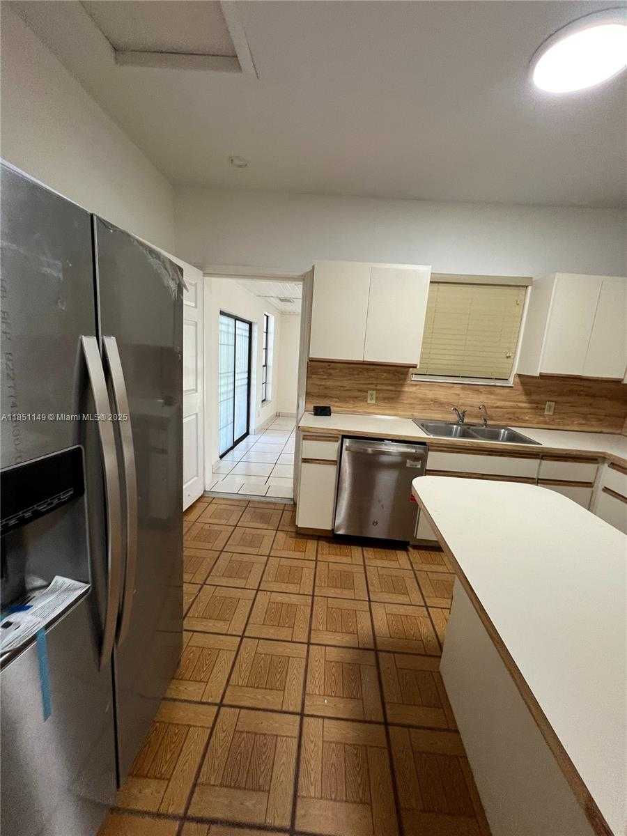 Small Image of 4113 SOUTH WEST 2ND ST, Miami Number 10