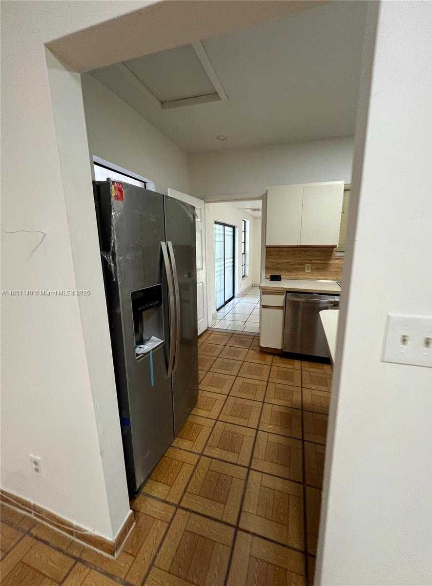 Small Image of 4113 SOUTH WEST 2ND ST, Miami Number 9