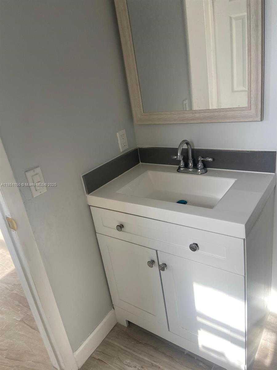 Small Image of 1111 NORTH WEST 19TH AVE #204, Miami Number 10