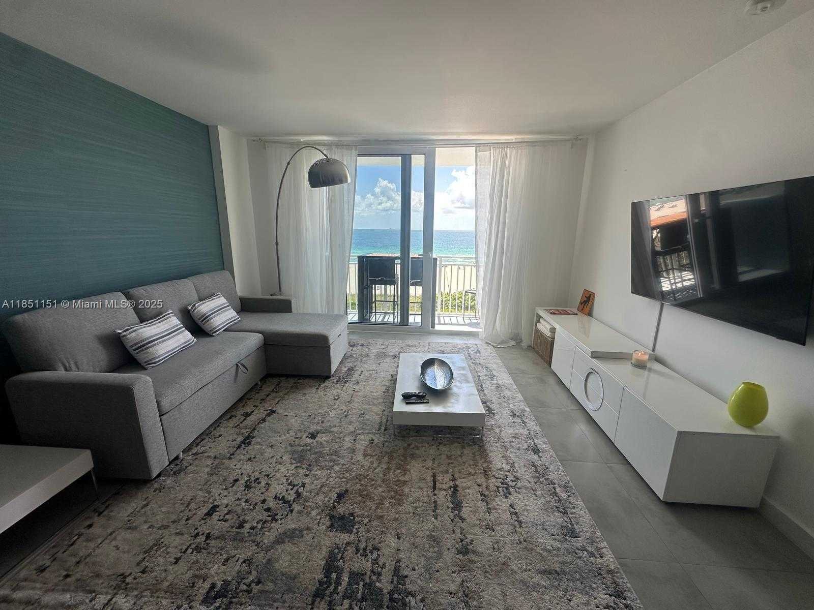 Small Image of 345 OCEAN DR #616, Miami Beach Number 3