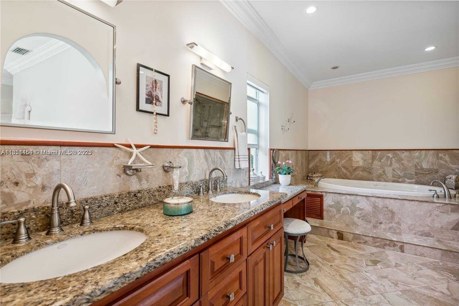 Small Image of 1540 TAGUS AVE, Coral Gables Number 15