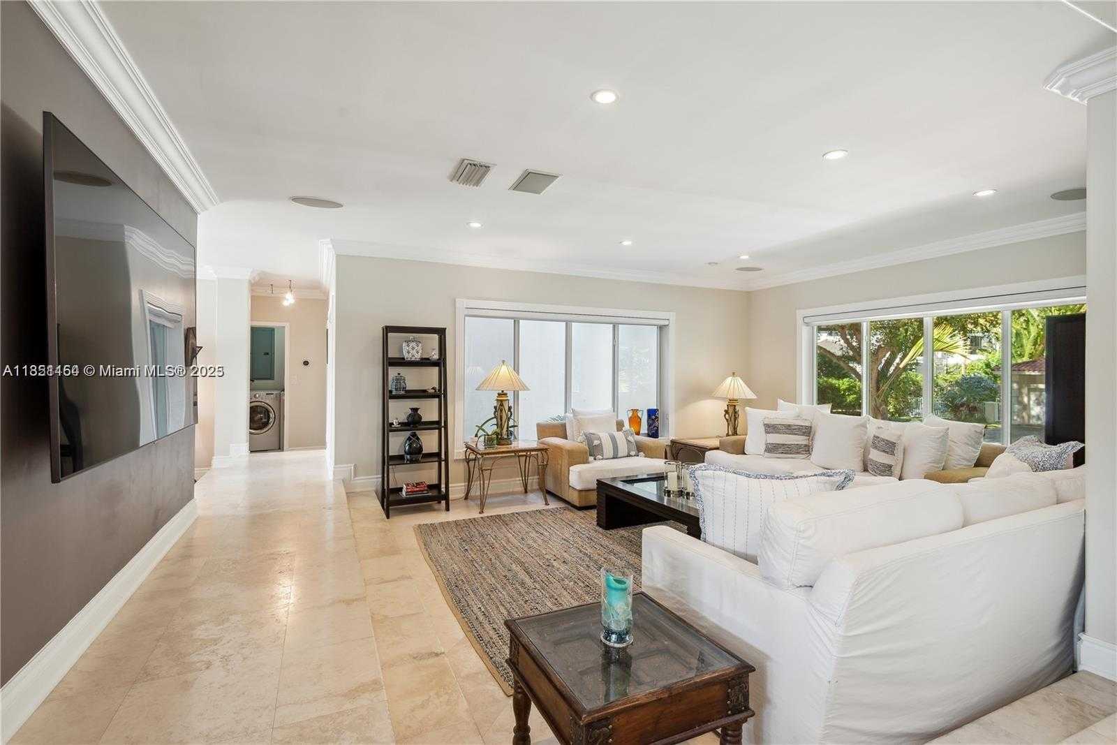 Small Image of 1540 TAGUS AVE, Coral Gables Number 7