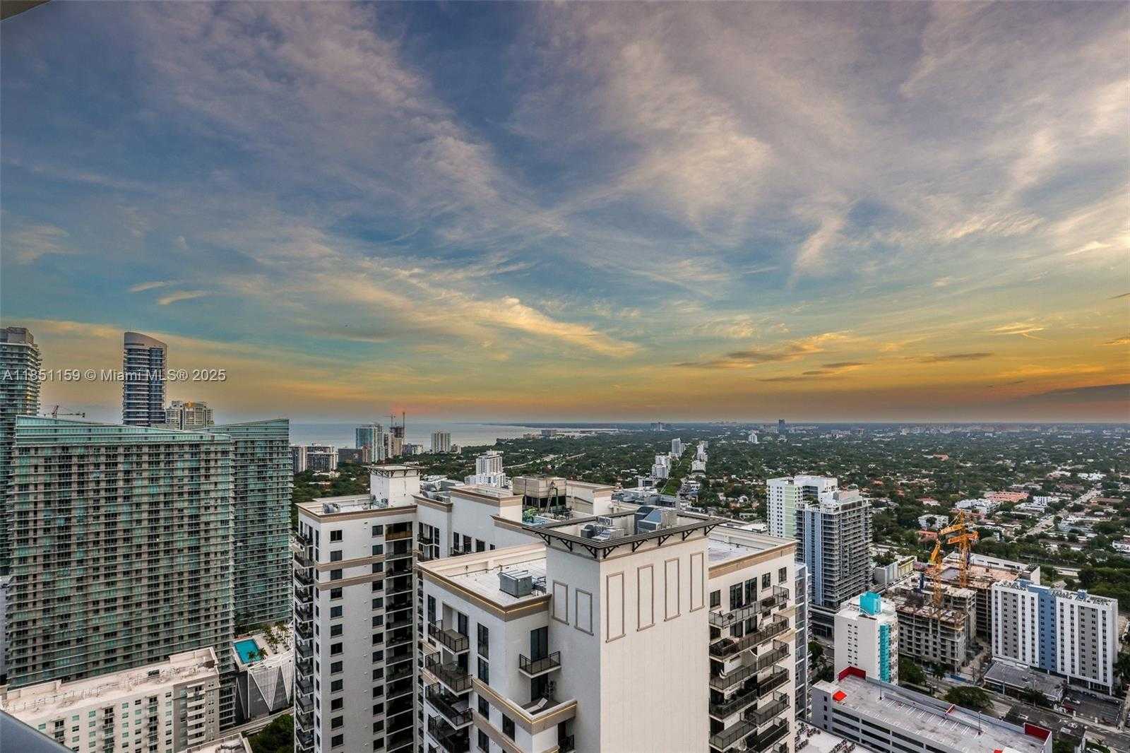 Small Image of 55 SOUTH WEST 9TH ST #3906, Miami Number 12