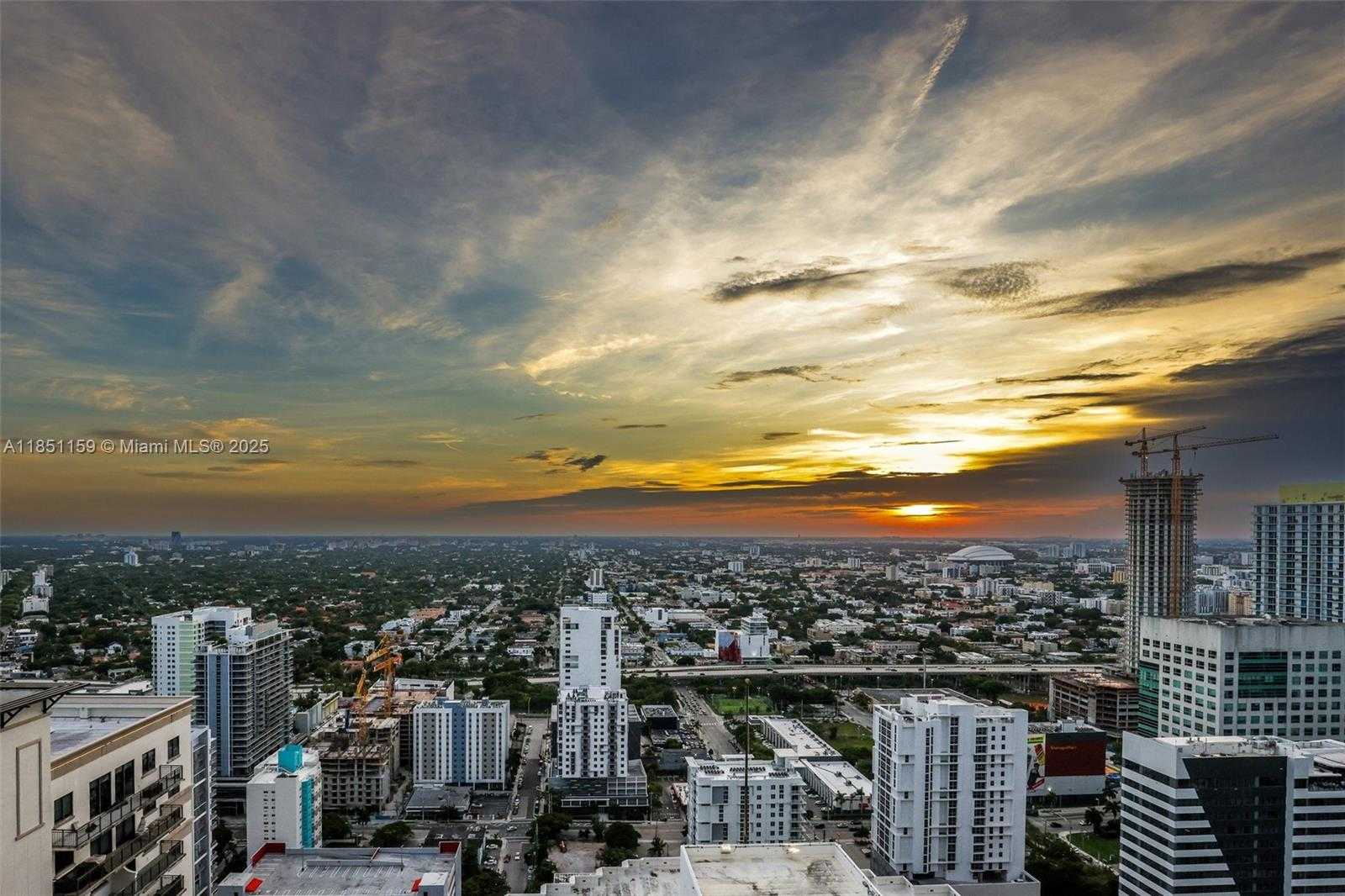 Small Image of 55 SOUTH WEST 9TH ST #3906, Miami Number 18