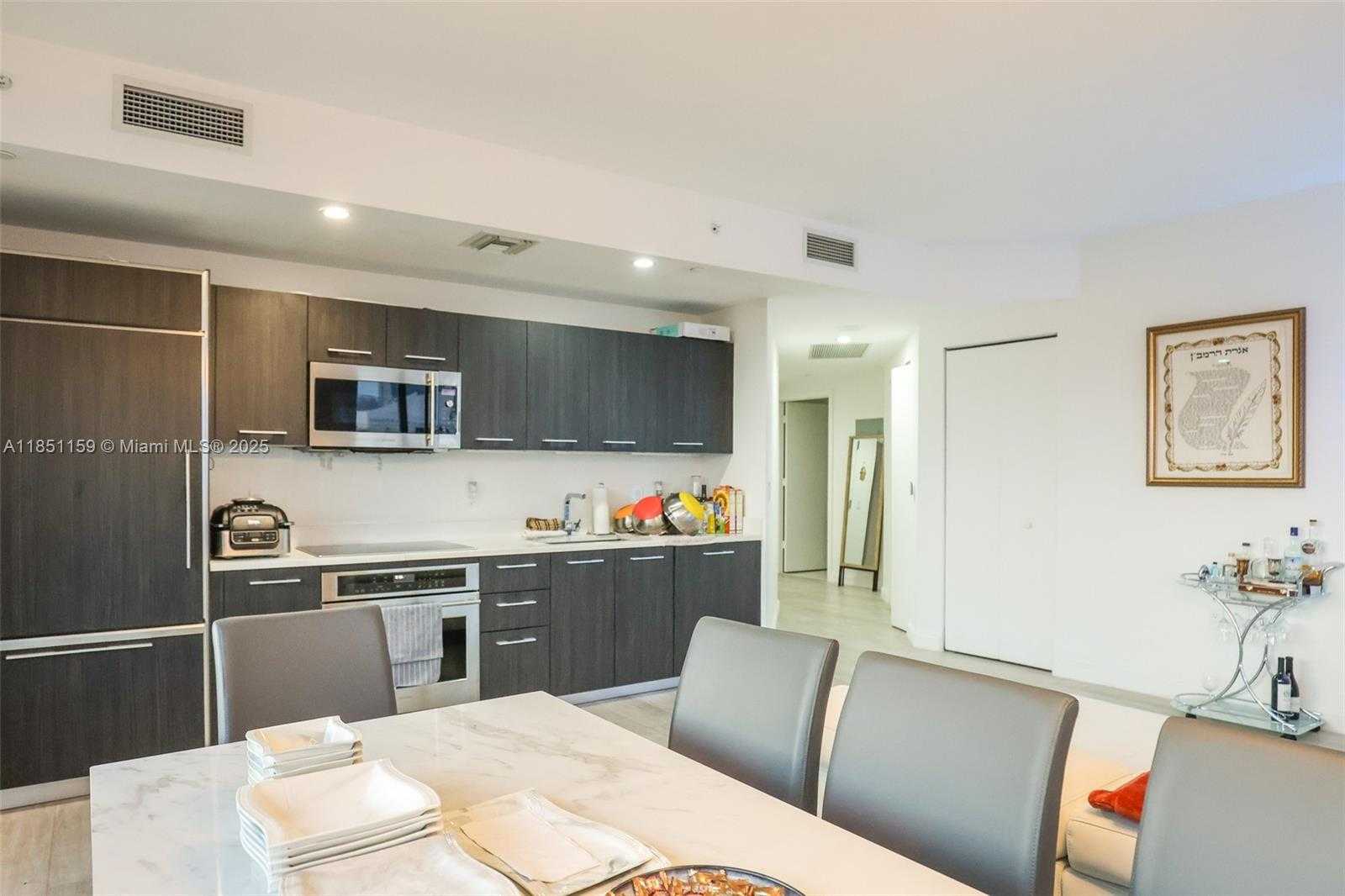 Small Image of 55 SOUTH WEST 9TH ST #3906, Miami Number 23