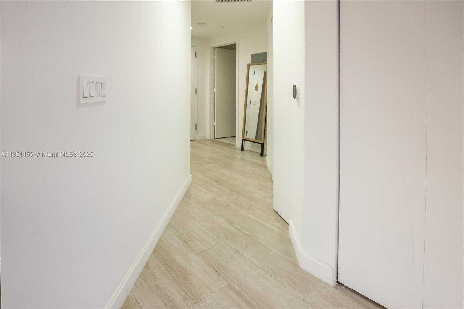 Small Image of 55 SOUTH WEST 9TH ST #3906, Miami Number 28