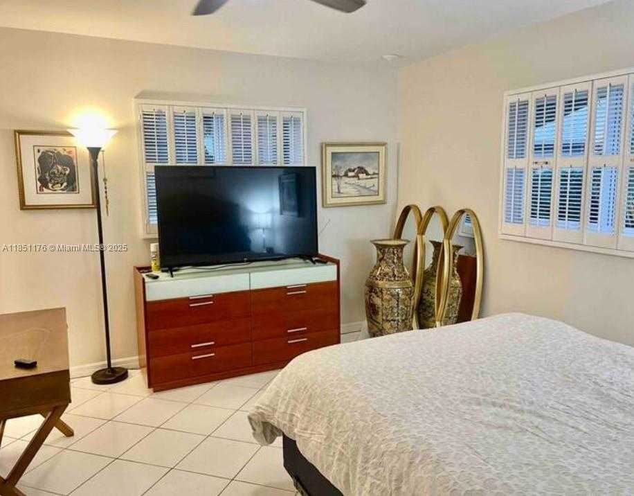 Small Image of 1013 EAST CYPRESS DR #V-31, Pompano Beach Number 19