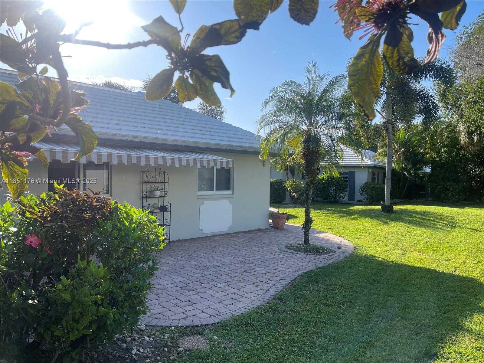 Small Image of 1013 EAST CYPRESS DR #V-31, Pompano Beach Number 24