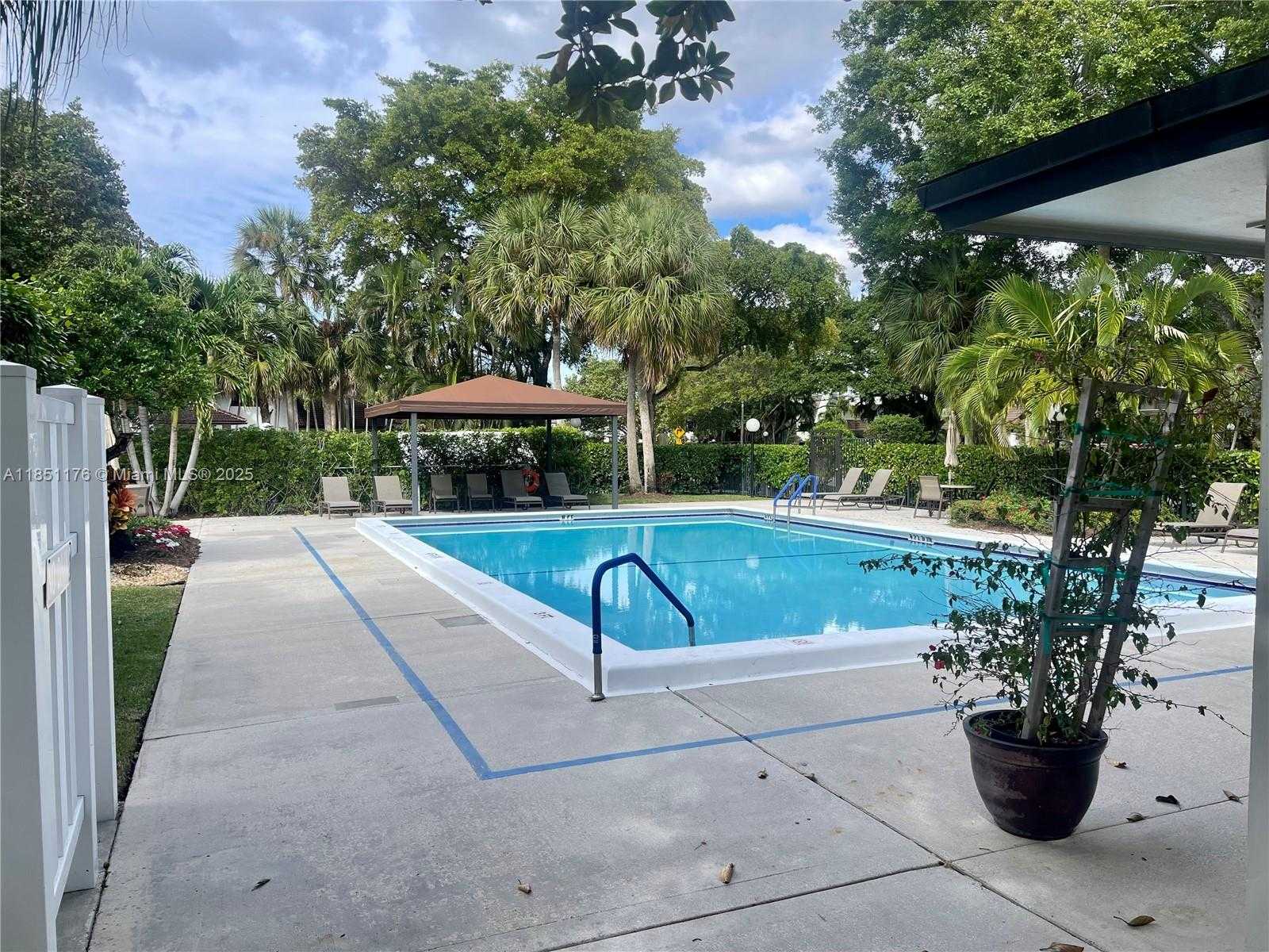 Small Image of 1013 EAST CYPRESS DR #V-31, Pompano Beach Number 27