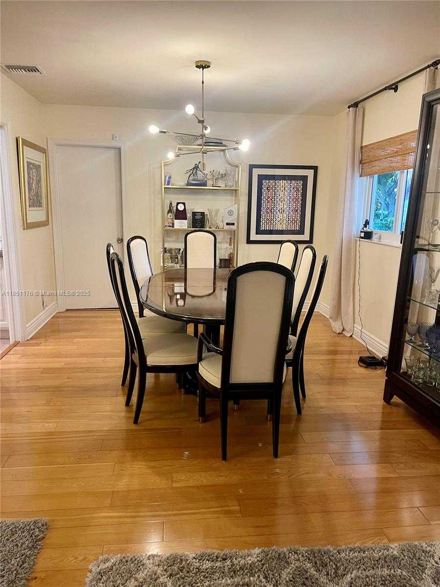 Small Image of 1013 EAST CYPRESS DR #V-31, Pompano Beach Number 5