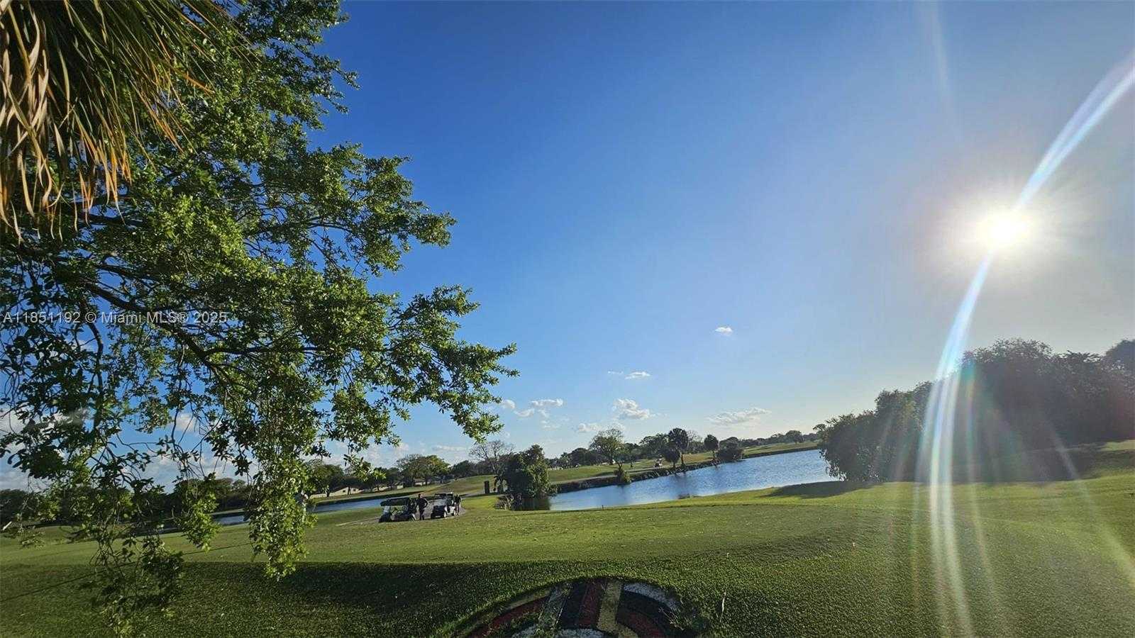 Small Image of 13715 Kendale Lakes Cir, Miami, FL 33183, USA Number 32