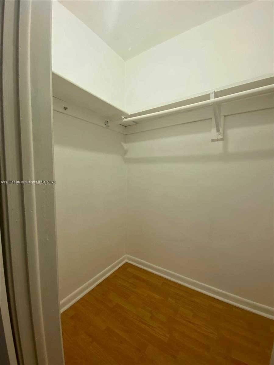 Small Image of 6890 LIBERTY ST, Hollywood Number 8