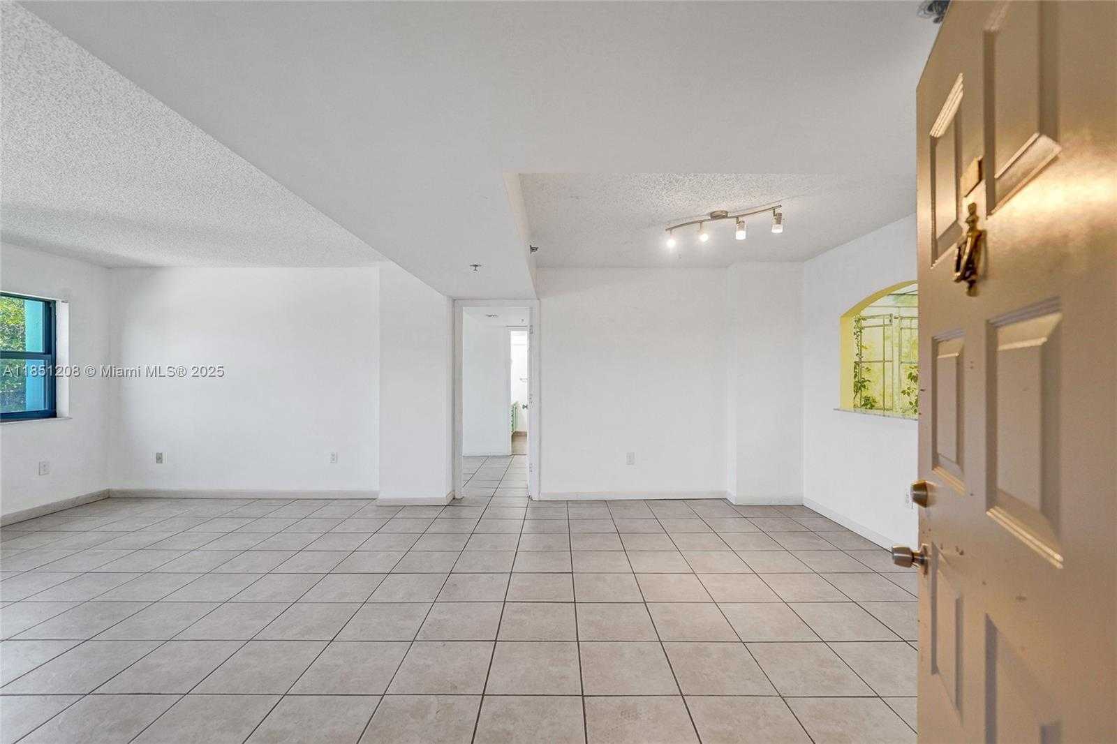 Small Image of 1201 SOUTH OCEAN DR #201N, Hollywood Number 4