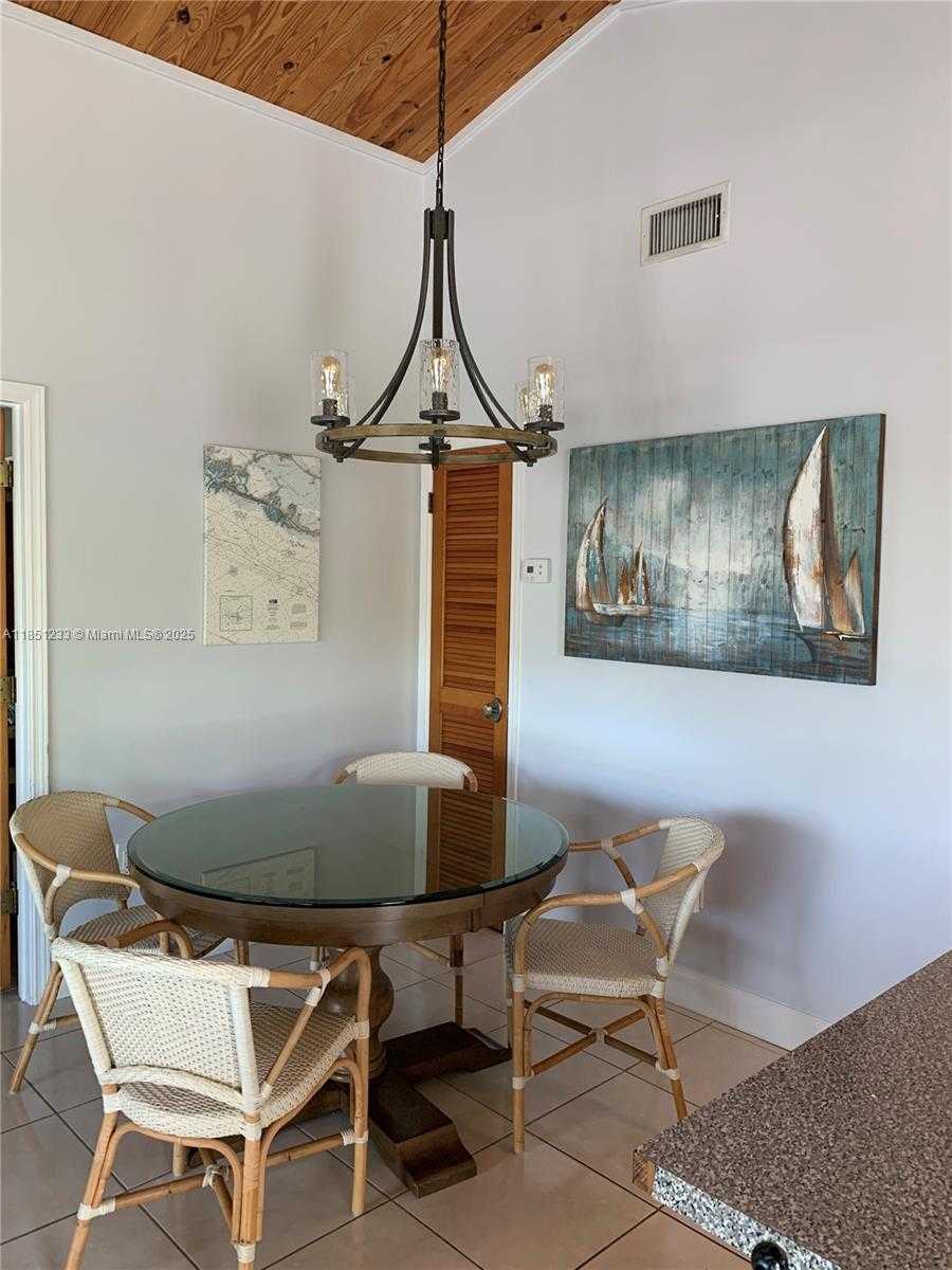 Small Image of 112 CAPTAINS CT, Islamorada Number 11