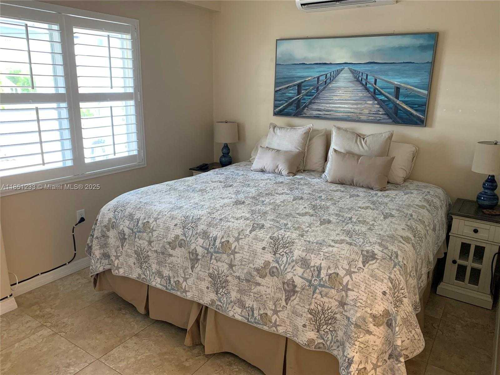 Small Image of 112 CAPTAINS CT, Islamorada Number 27