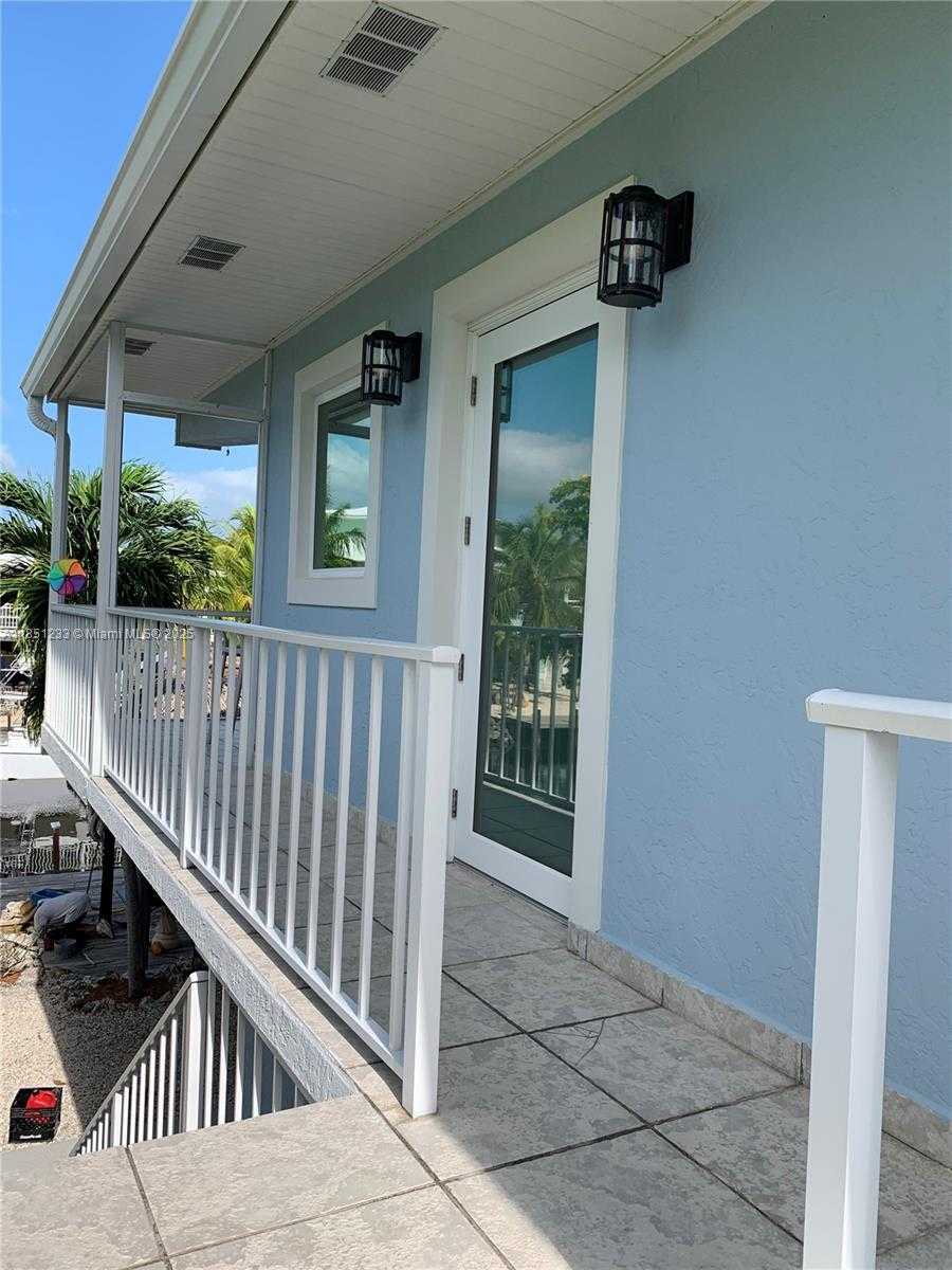 Small Image of 112 CAPTAINS CT, Islamorada Number 3