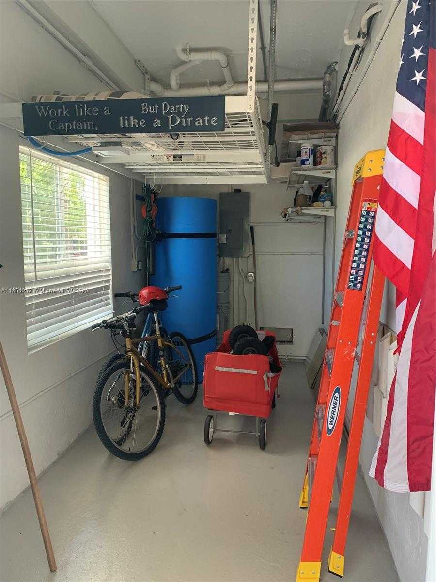 Small Image of 112 CAPTAINS CT, Islamorada Number 35