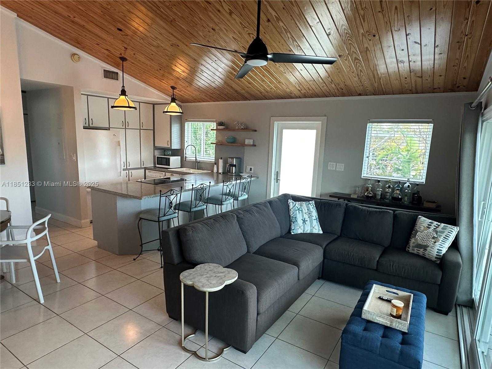 Small Image of 112 CAPTAINS CT, Islamorada Number 7