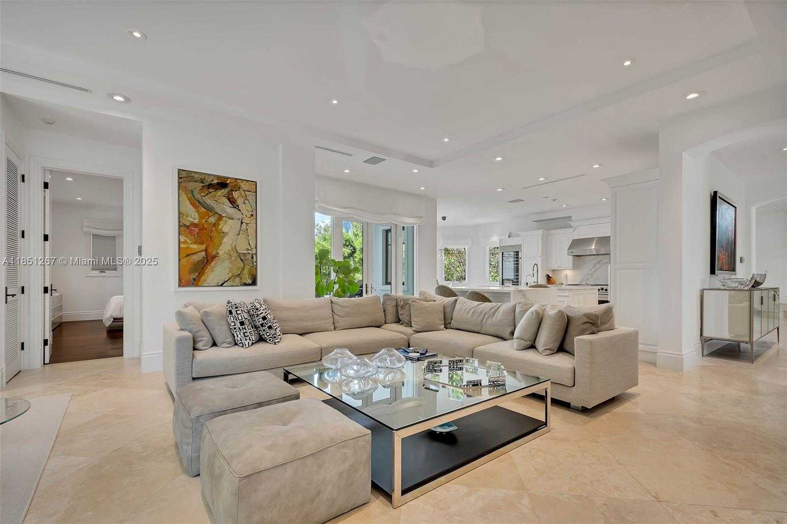 Small Image of 3320 DEVON RD, Miami Number 10