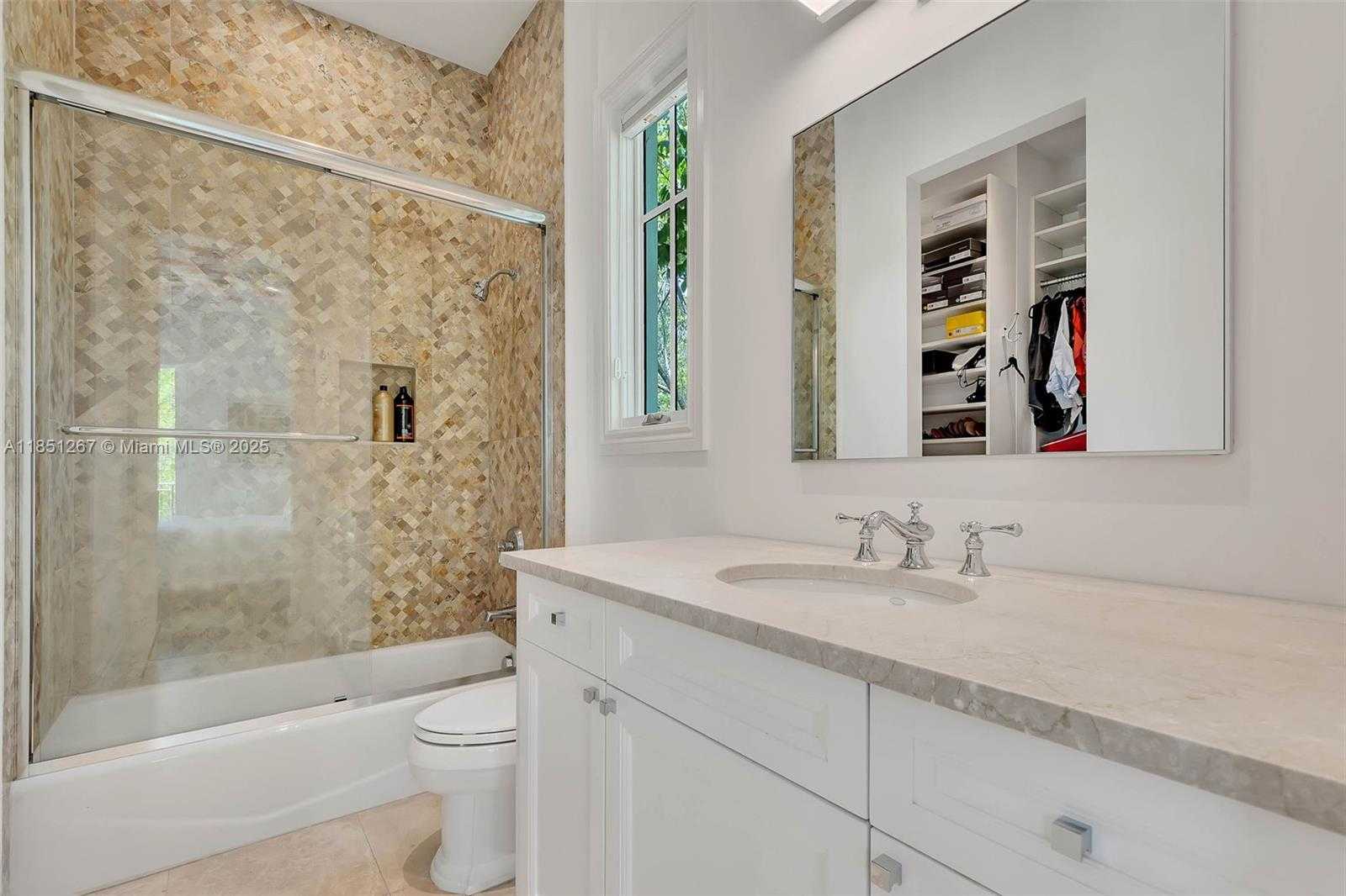 Small Image of 3320 DEVON RD, Miami Number 18