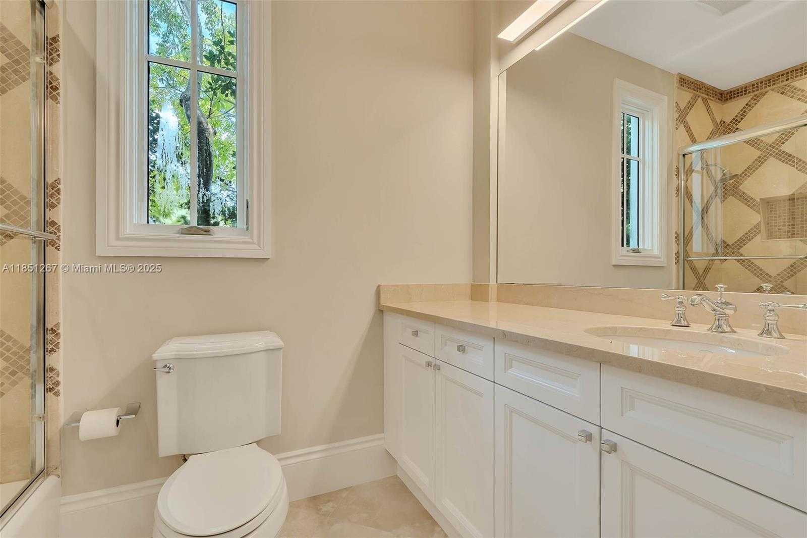 Small Image of 3320 DEVON RD, Miami Number 24