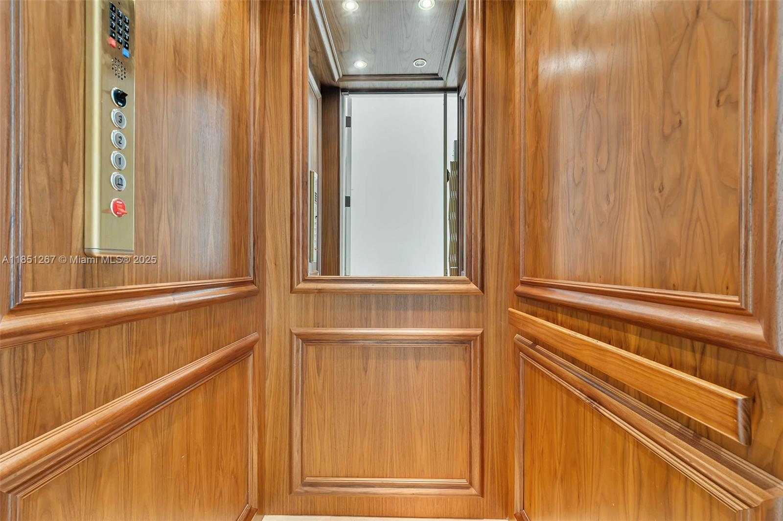 Small Image of 3320 DEVON RD, Miami Number 25