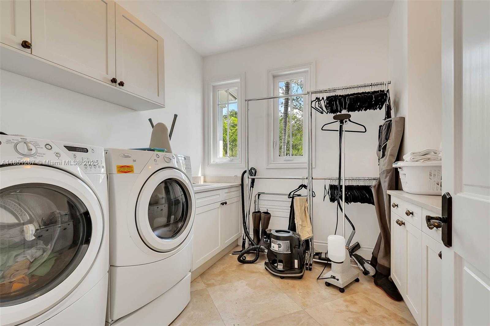 Small Image of 3320 DEVON RD, Miami Number 26