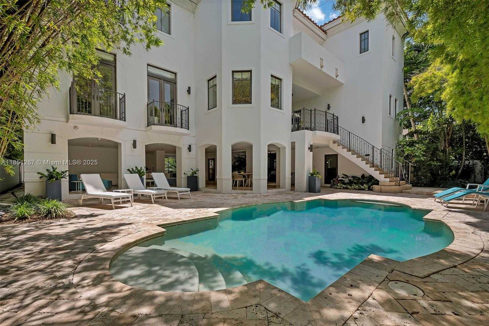 Small Image of 3320 DEVON RD, Miami Number 30