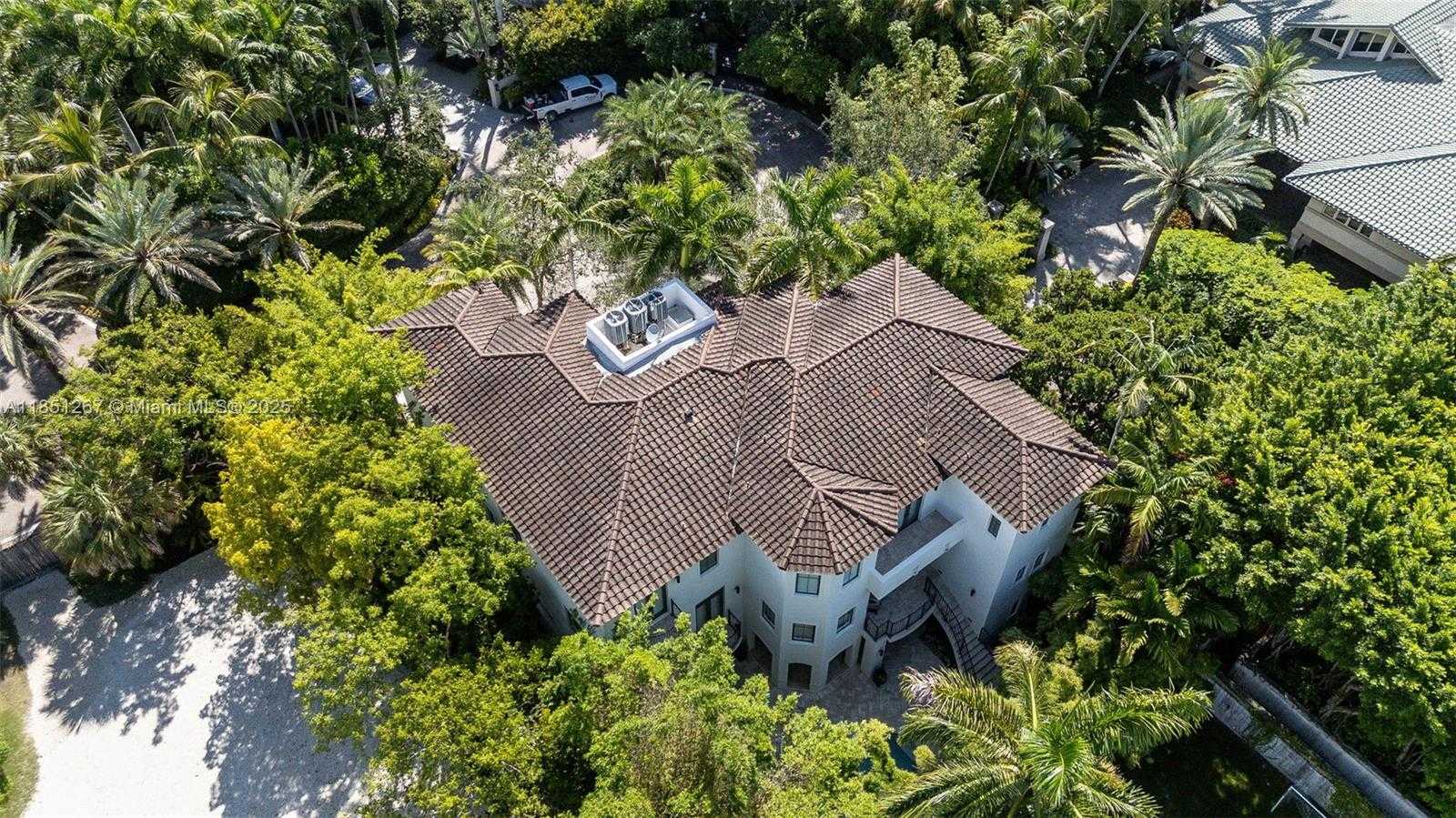 Small Image of 3320 DEVON RD, Miami Number 36
