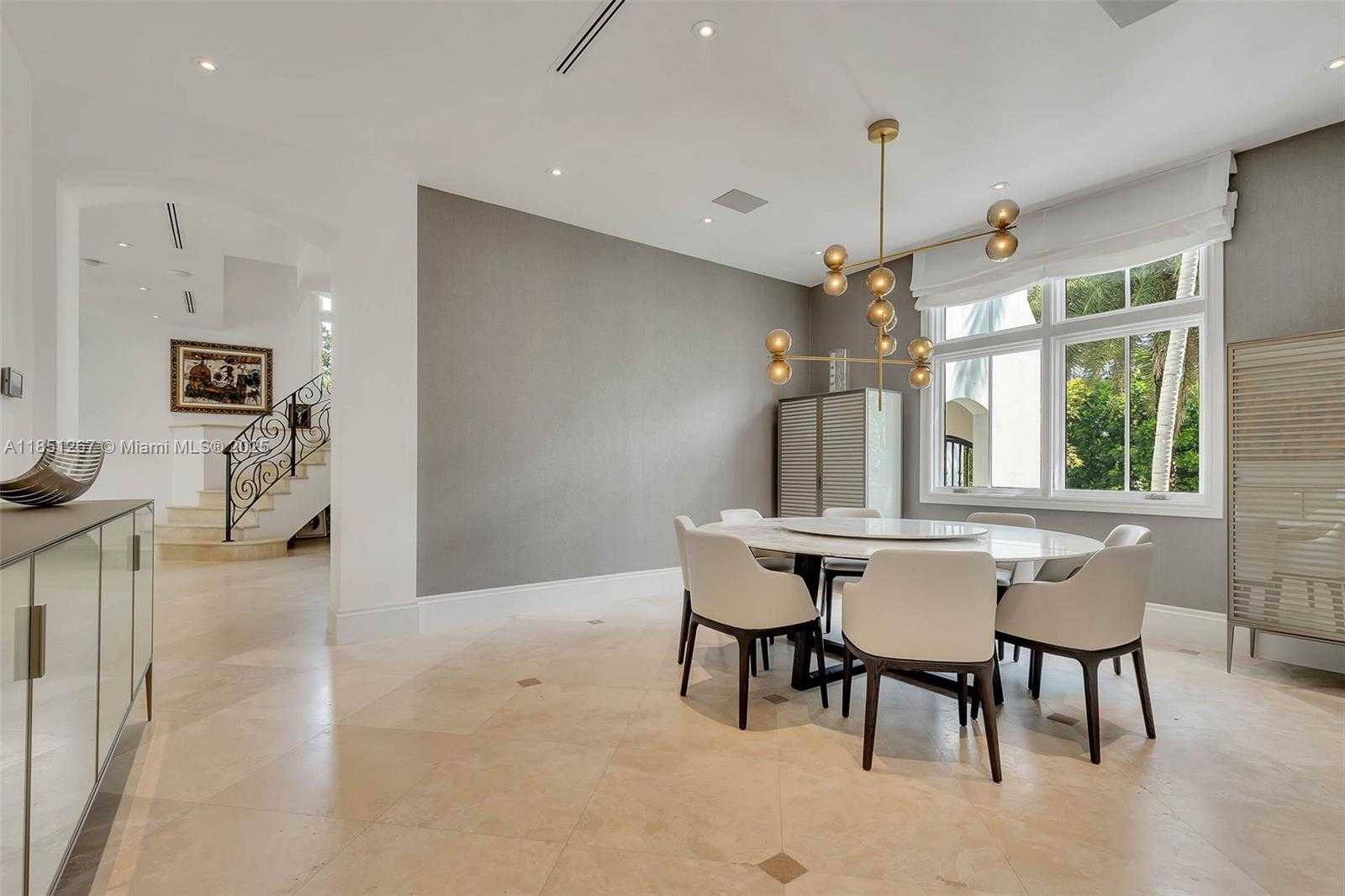 Small Image of 3320 DEVON RD, Miami Number 4