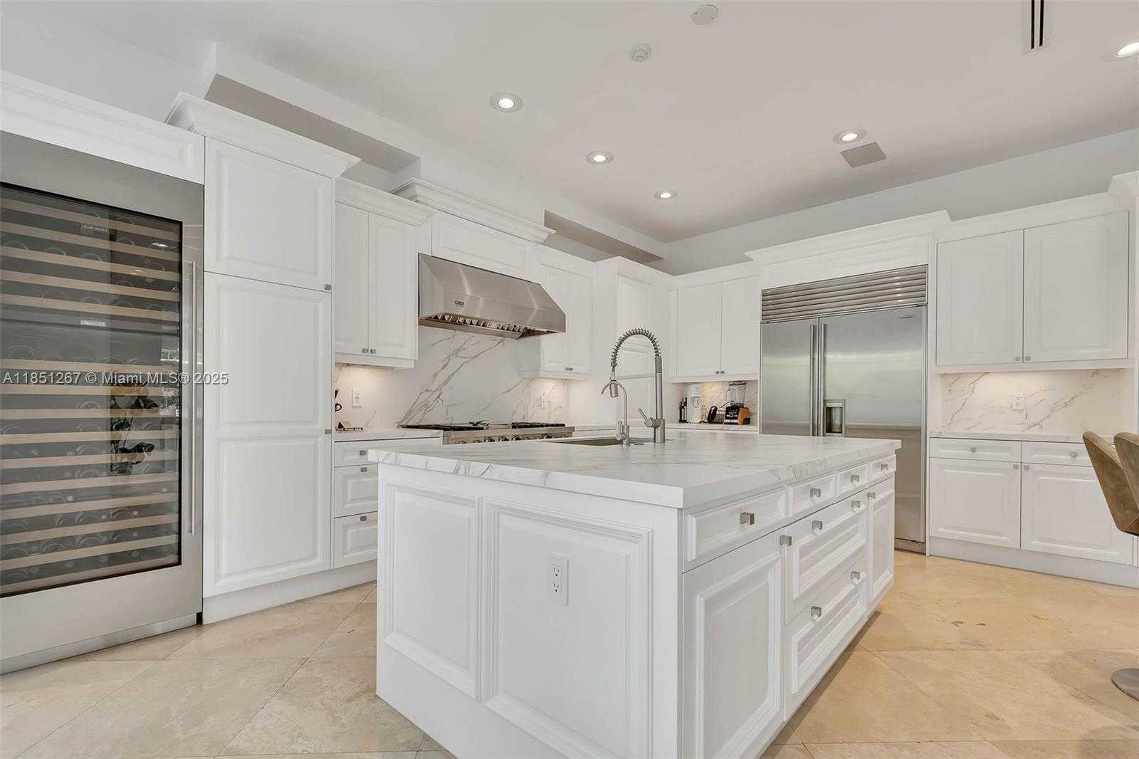 Small Image of 3320 DEVON RD, Miami Number 5
