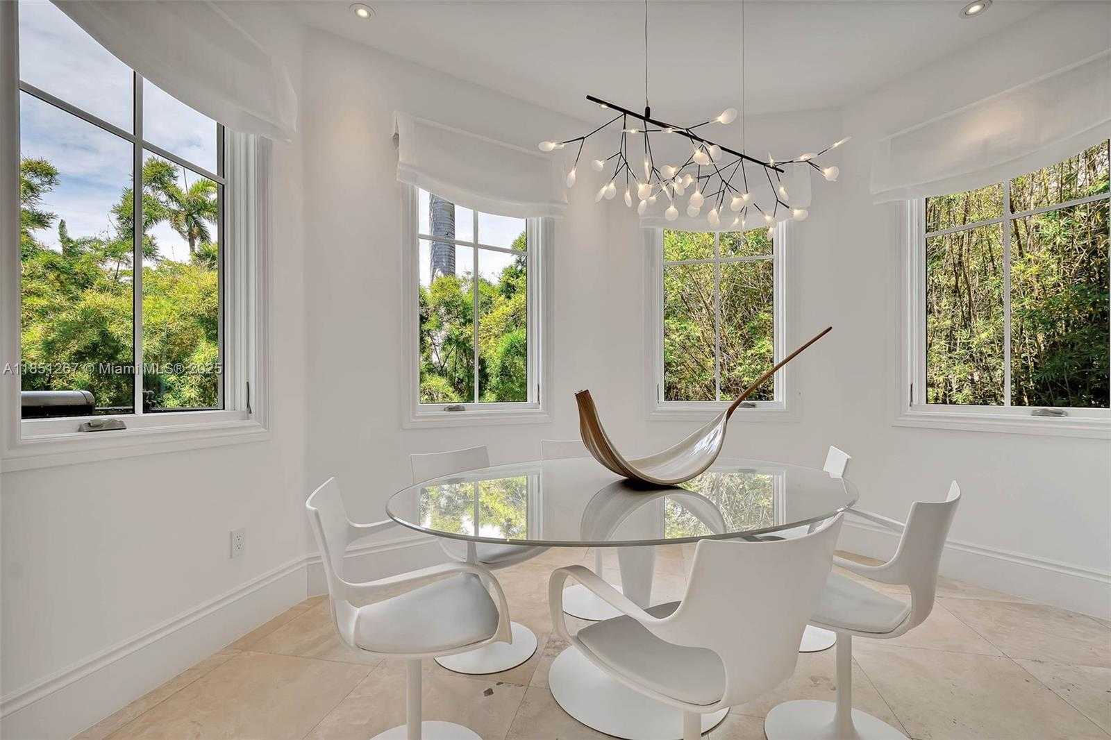 Small Image of 3320 DEVON RD, Miami Number 8