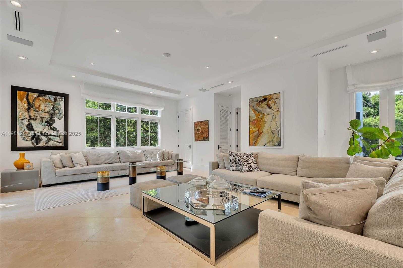 Small Image of 3320 DEVON RD, Miami Number 9