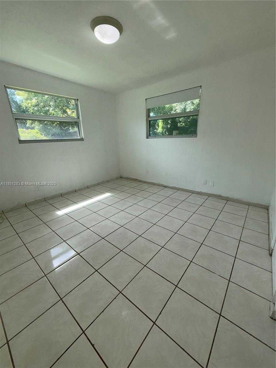 Small Image of 1545 NORTH EAST 128TH ST, North Miami Number 14