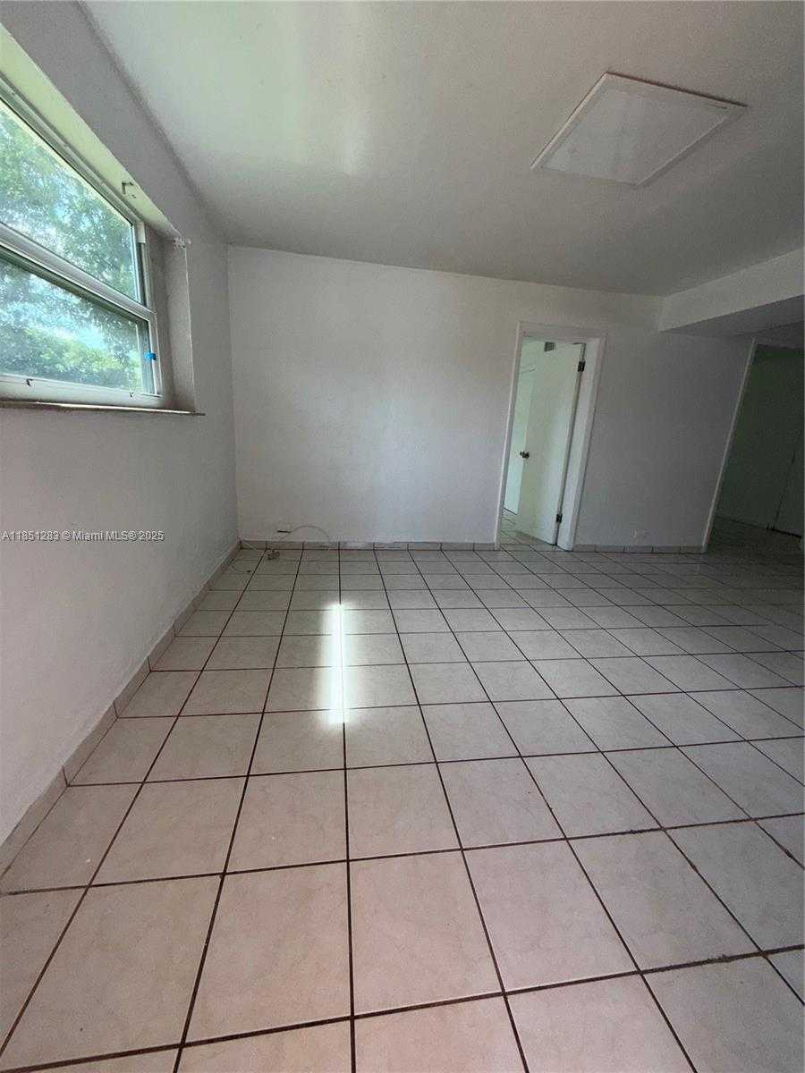 Small Image of 1545 NORTH EAST 128TH ST, North Miami Number 21
