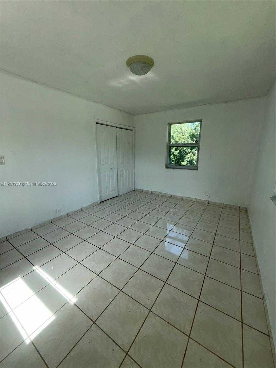 Small Image of 1545 NORTH EAST 128TH ST, North Miami Number 25