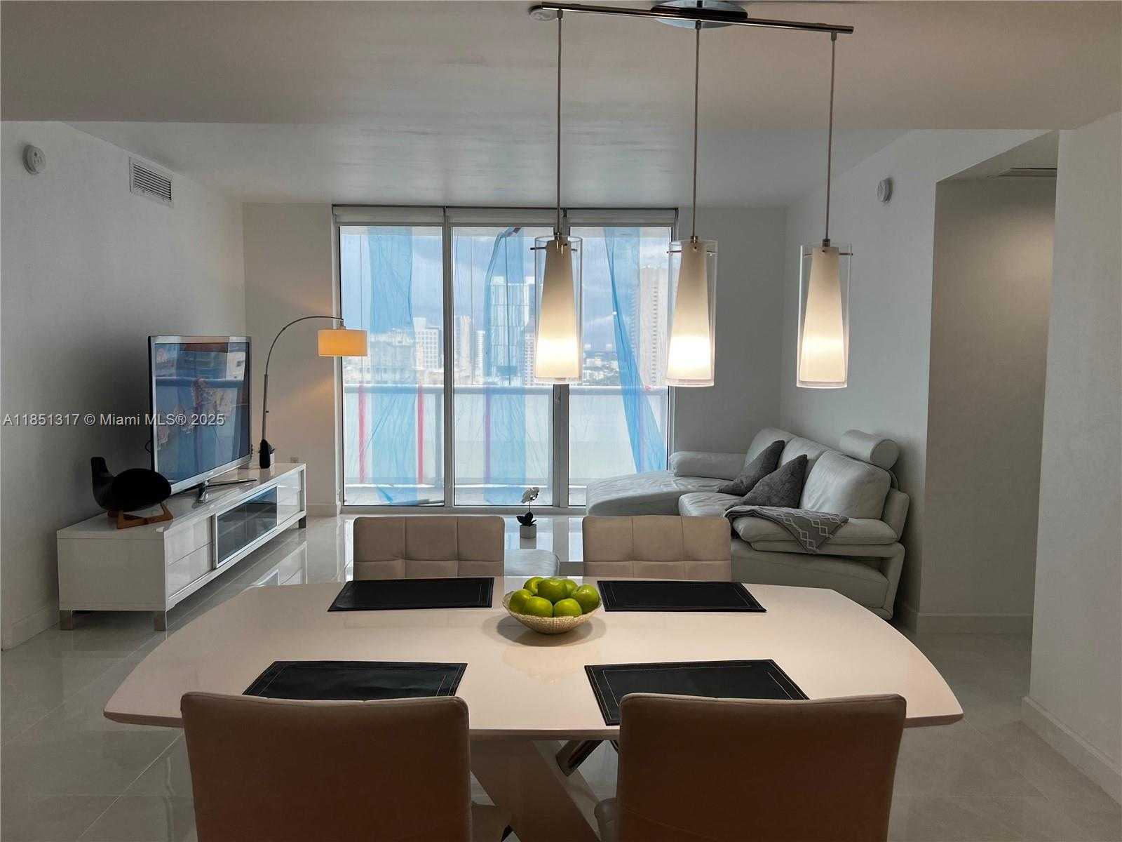 Small Image of 50 BISCAYNE BLVD #2601, Miami Number 17