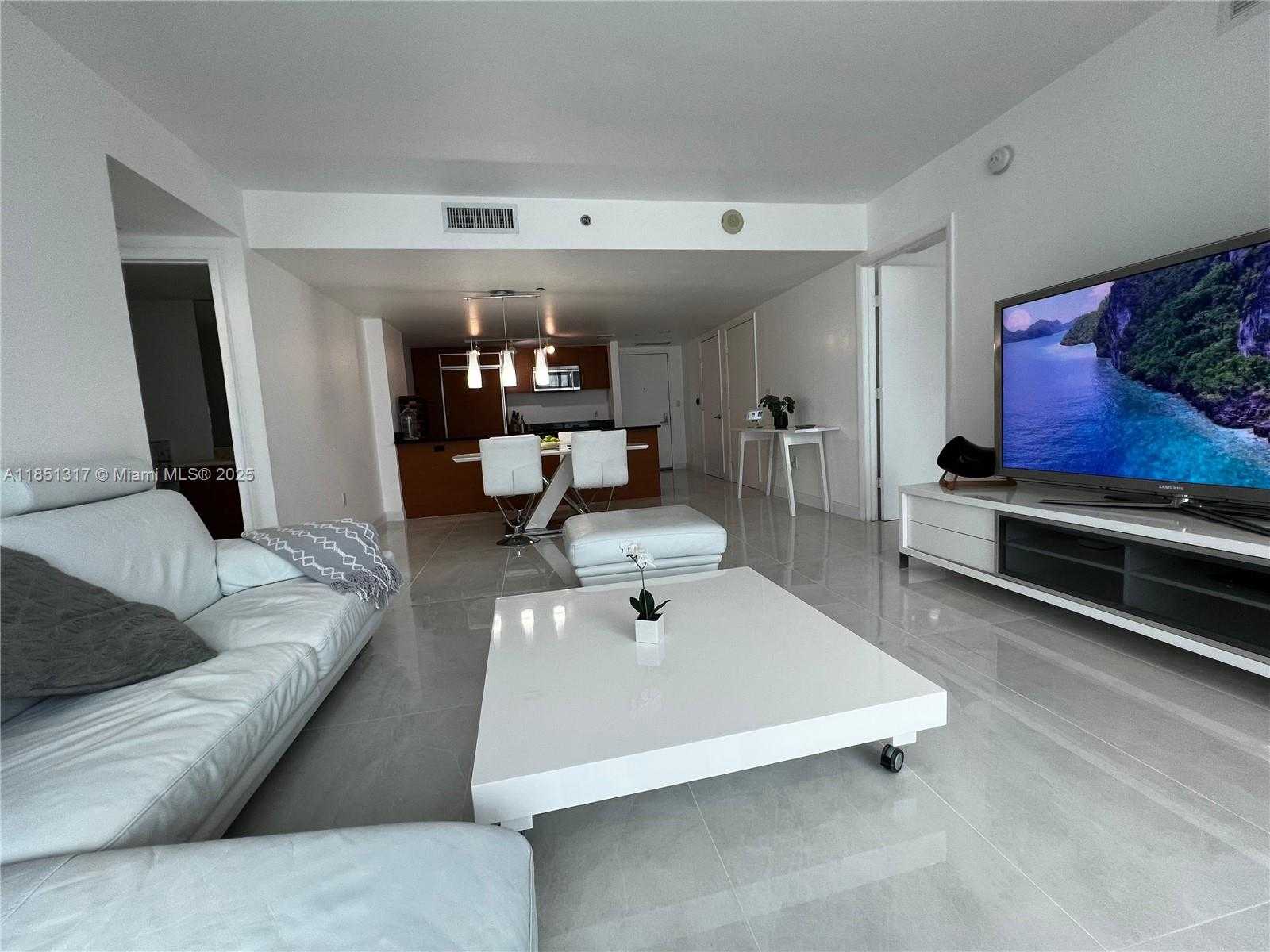 Small Image of 50 BISCAYNE BLVD #2601, Miami Number 2